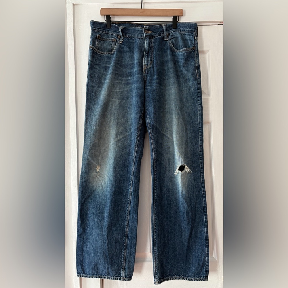Old Navy Blue Distressed Jeans Size 36 by‎ 34